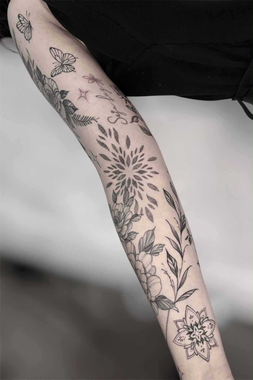 Tattoo floral delicada