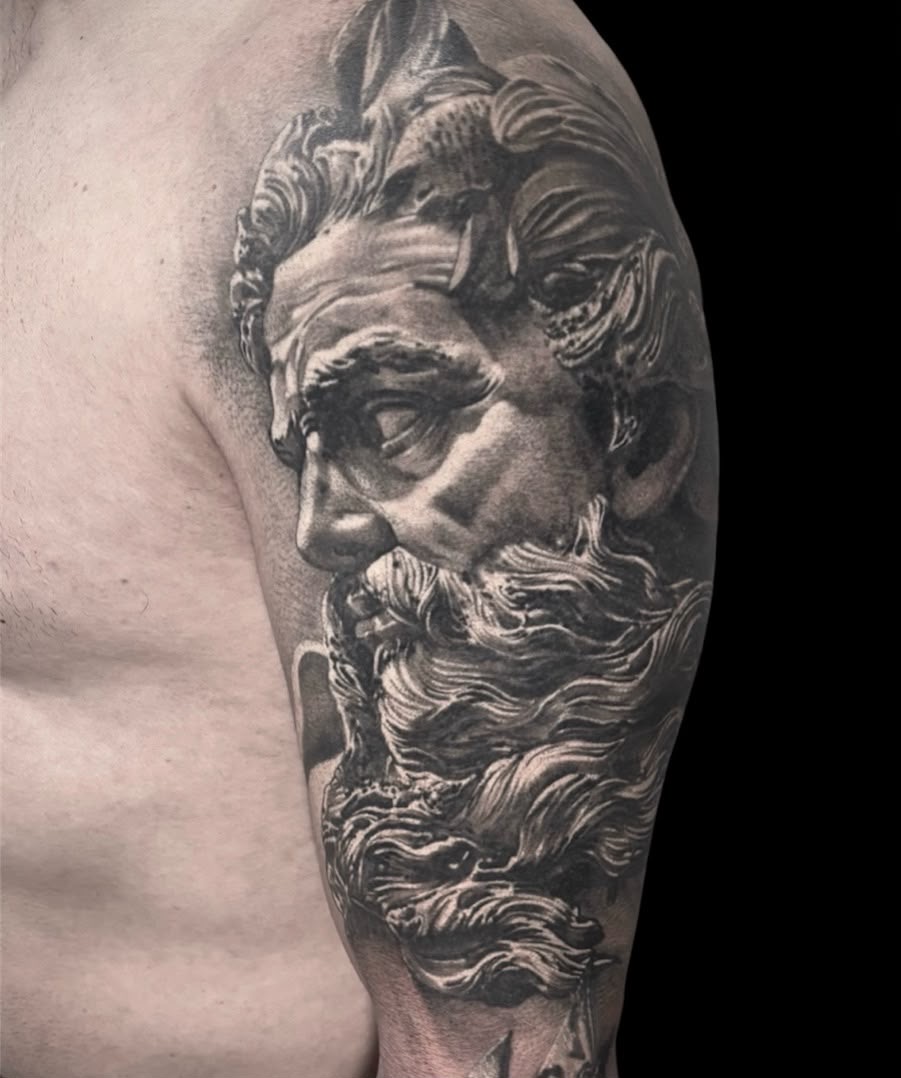 Tattoo realista em black and grey